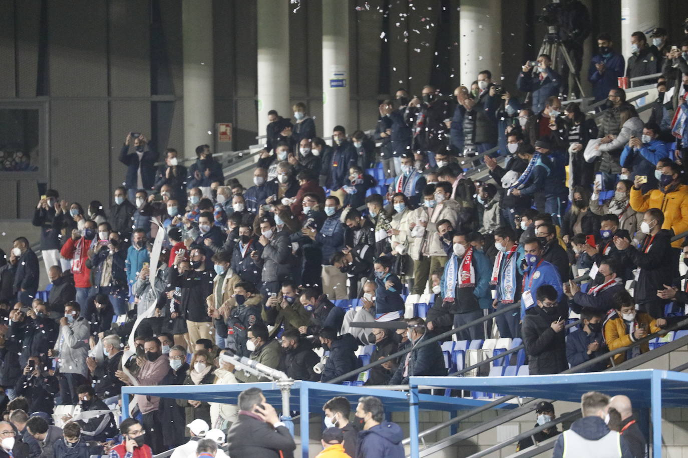 El ambientazo de la grada en el Ciudad de Lucena-Sevilla FC, en imágenes