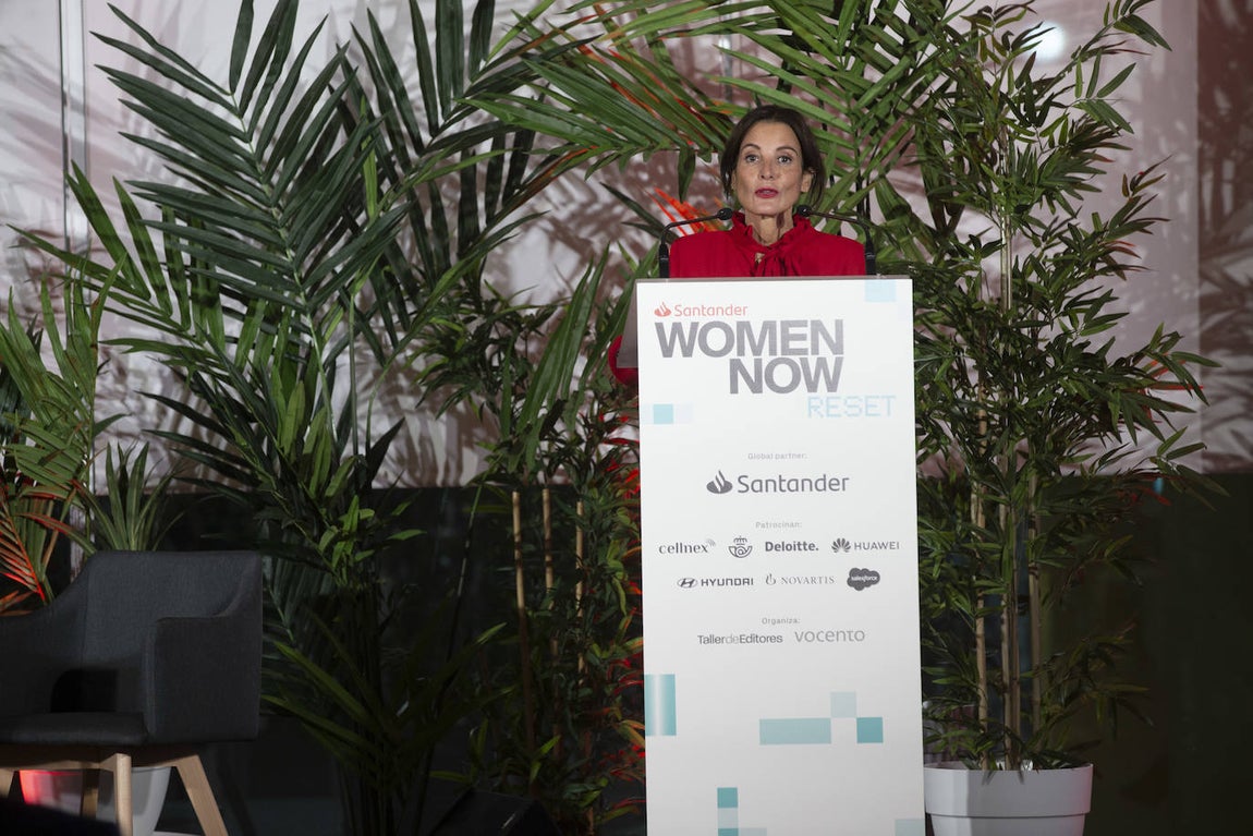 La nueva sede de ABC acogió la primera jornada de conferencias del Santander WomenNOW Reset, con la presencia de numerosas personalidades. 