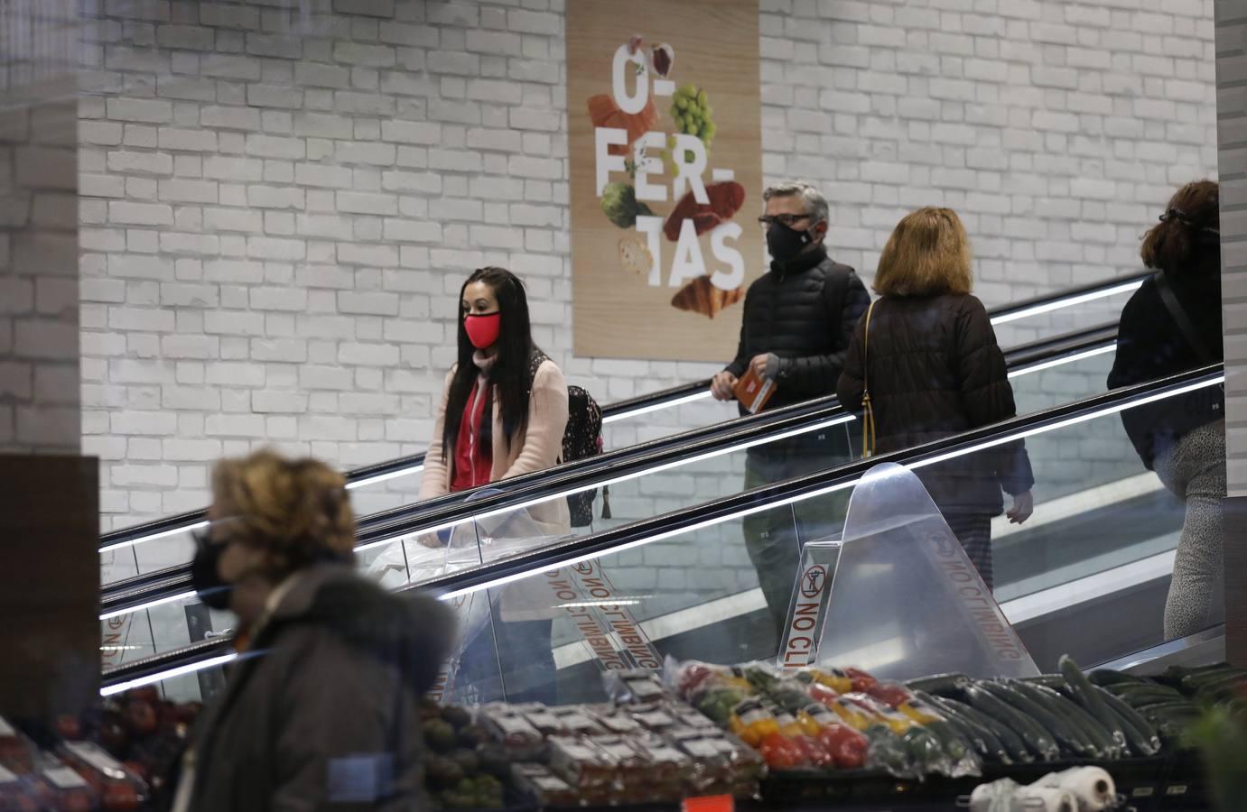 El primer día del Aldi del centro de Córdoba, en imágenes