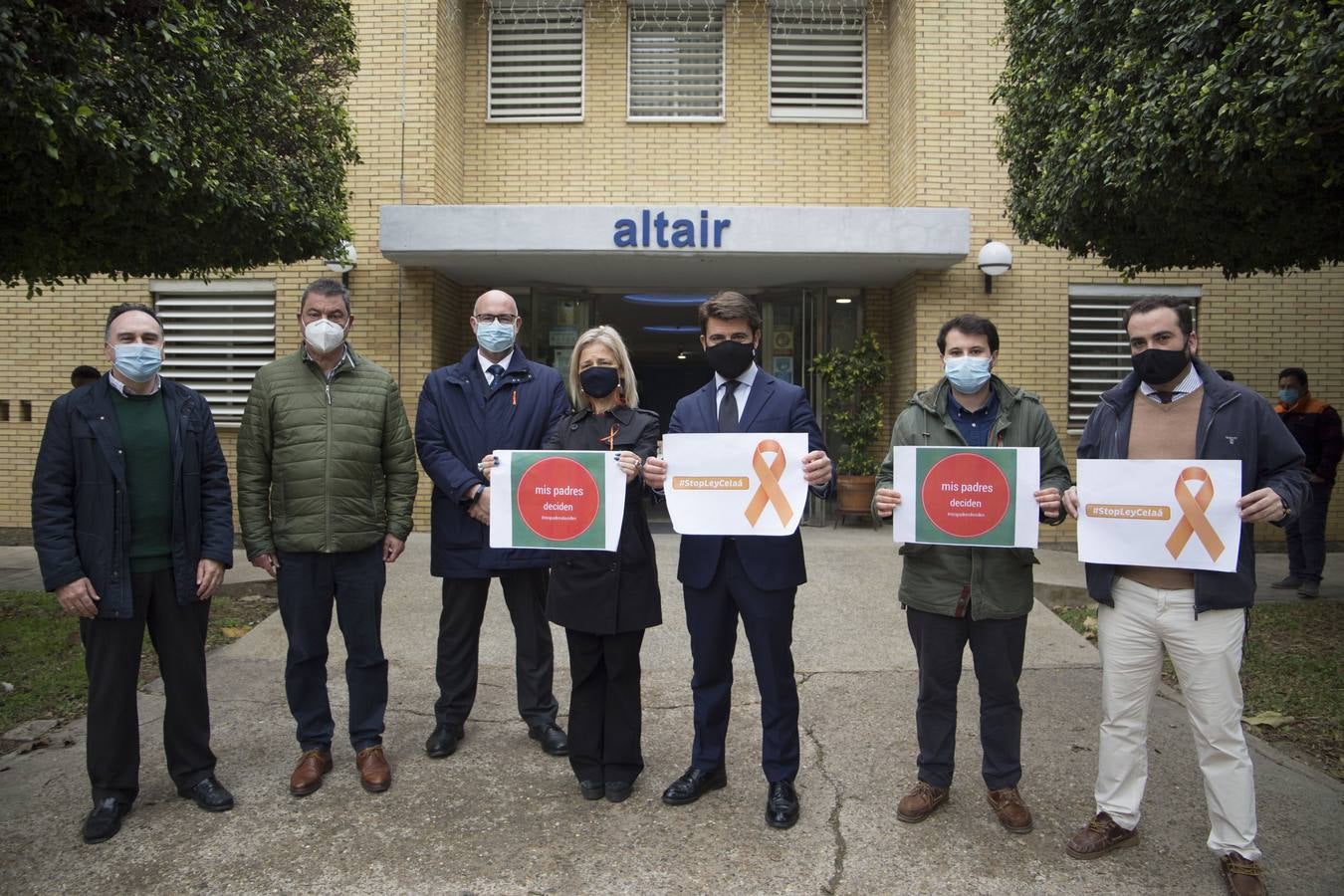 Concentración contra la ley Celáa en el Colegio Altair