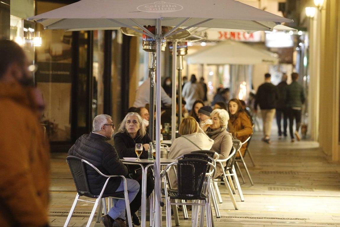 El ambiente de bares y calles en Córdoba con el nuevo horario