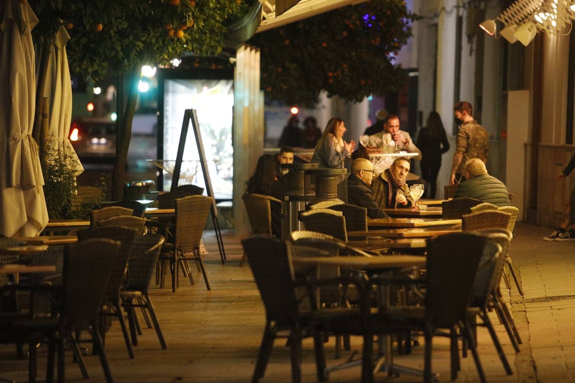 El ambiente de bares y calles en Córdoba con el nuevo horario