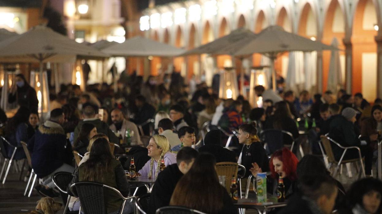 El ambiente de bares y calles en Córdoba con el nuevo horario