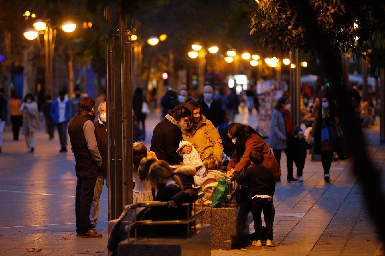 En imágenes, el ambiente en las calles de Córdoba primer día de desescalada navideña