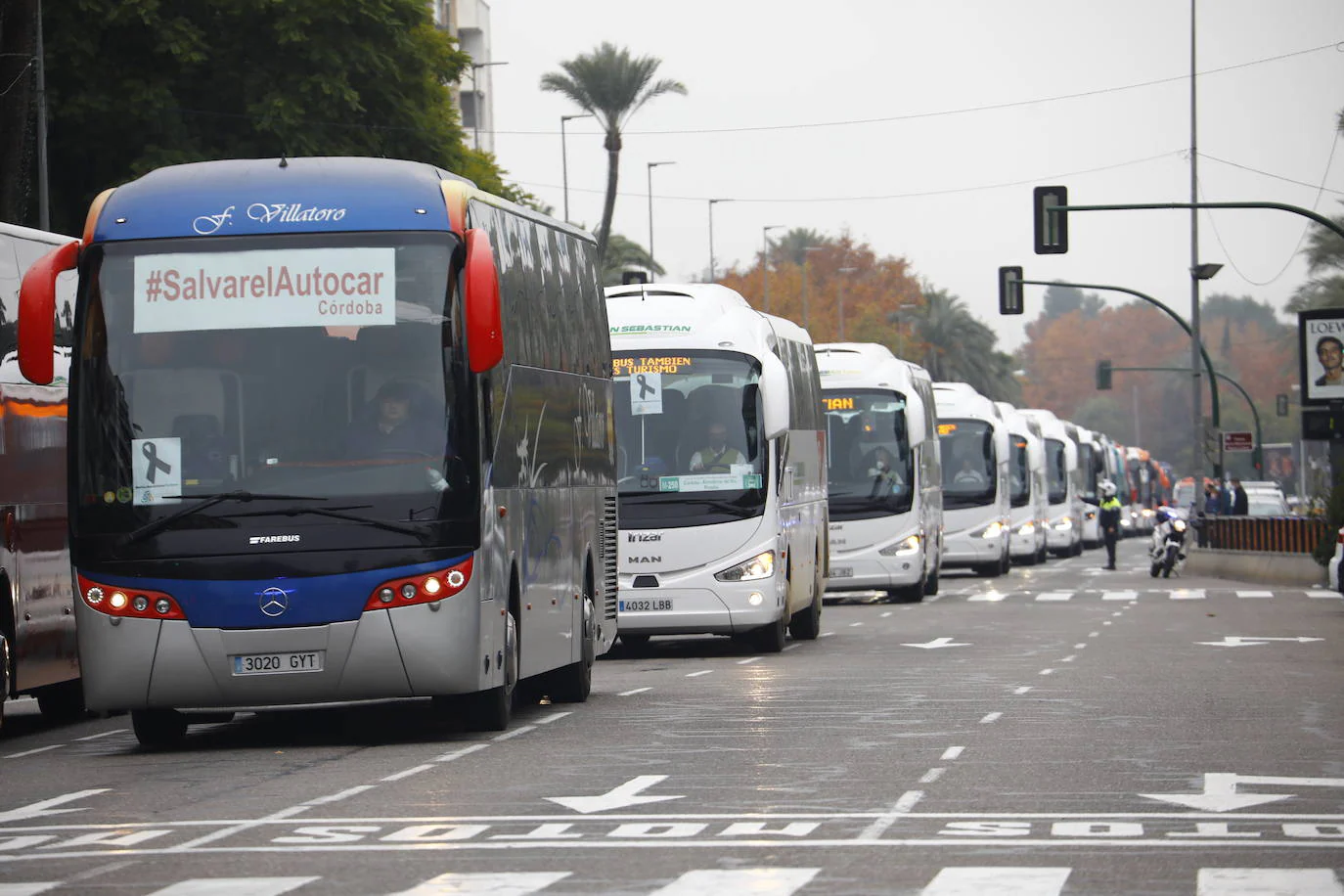 La protesta del transporte discrecional de Córdoba, en imágenes