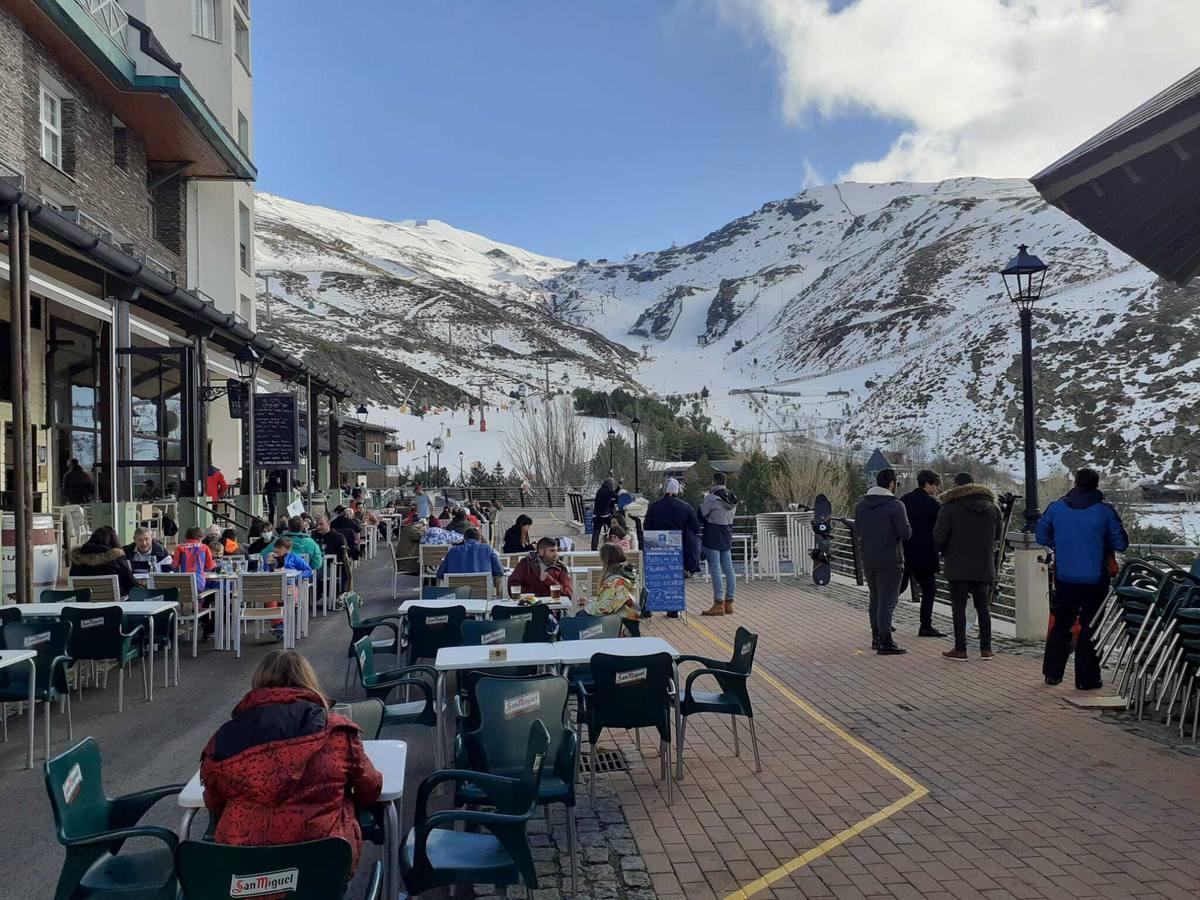 Sierra Nevada reabre sus pistas