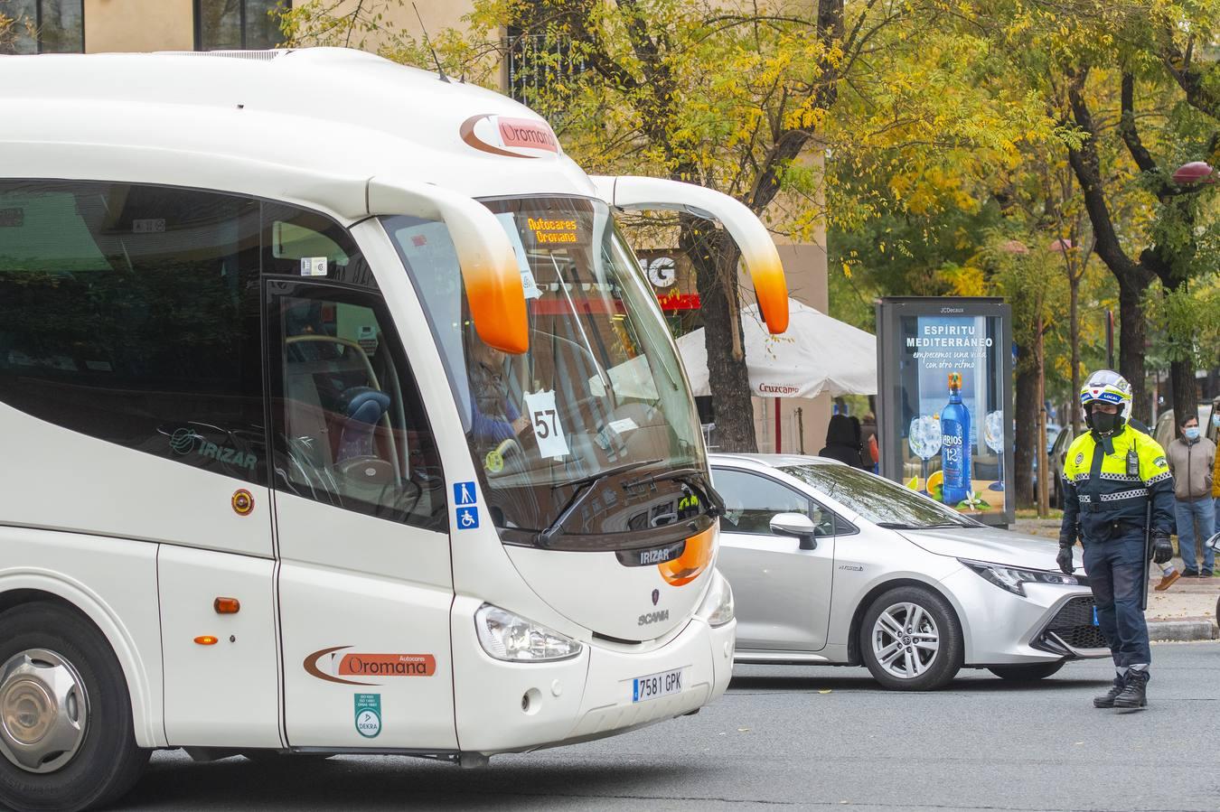 Los autobuses turísticos protestan en Sevilla