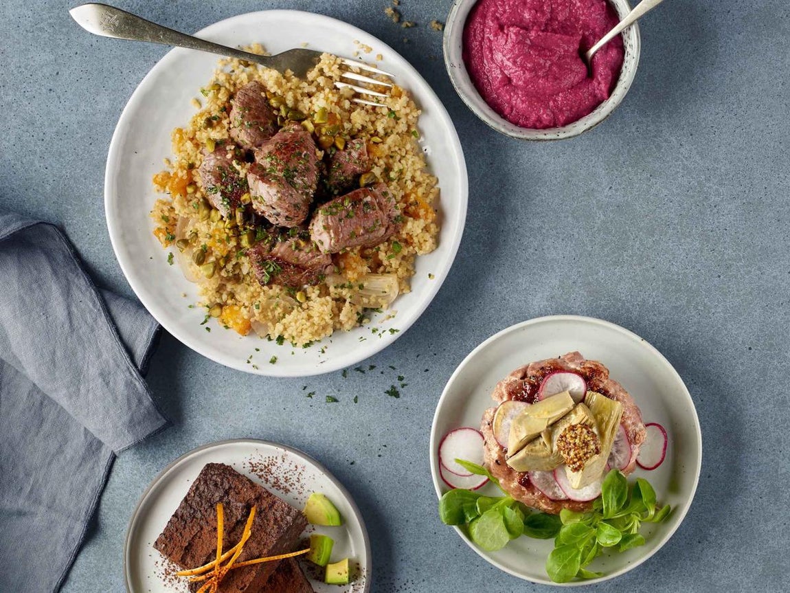 Para los que se quieren cuidar pero no saben por dónde empezar. ¿Y si regalas un menú saludable? Con Welthy es posible enviar a quien quieras un pack de comida saludables a domicilio siguiendo un plan de alimentación completo, con platos elaborados con productos ecológicos y de proximidad.