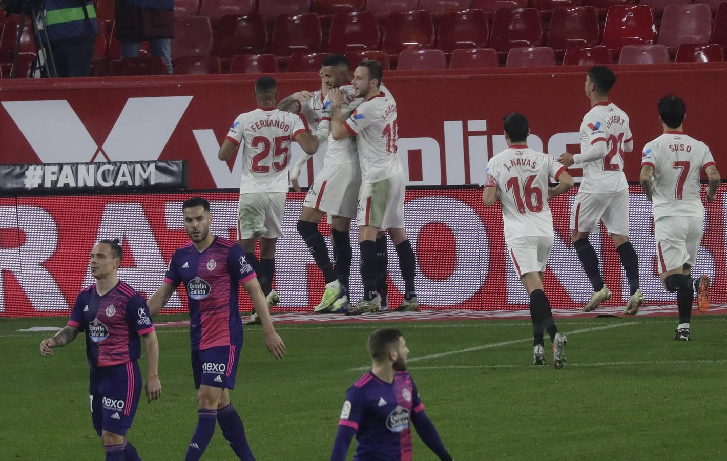 En imágenes, el partido entre el Sevilla F.C. y el Valladolid