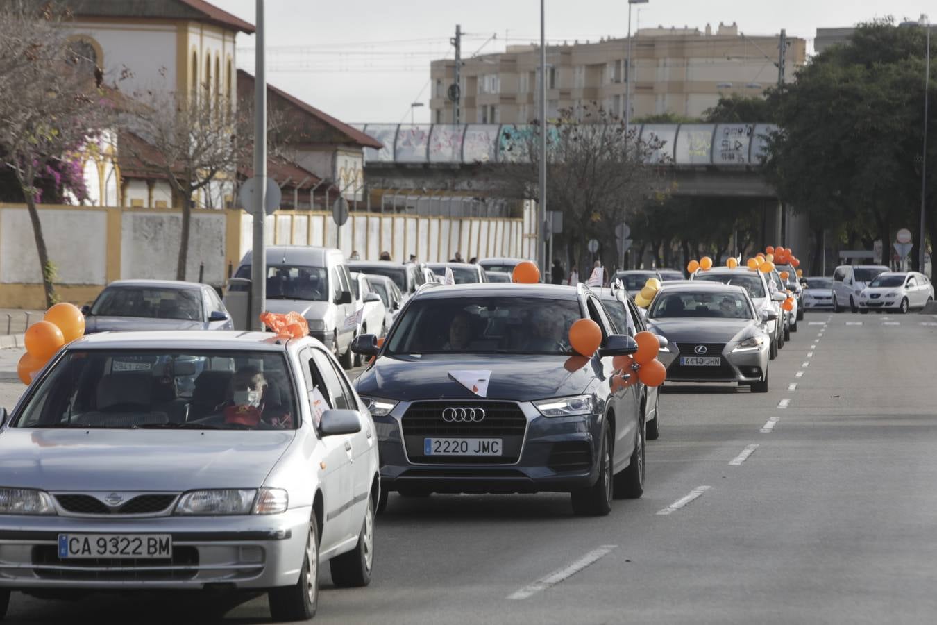 Caravana de coches contra la Ley Celaá en Jerez