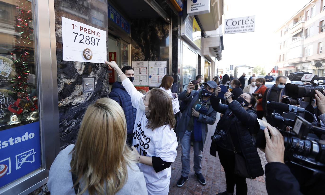 El Gordo cae en Córdoba | El primer premio deja 400.000 euros en Jesús Rescatado