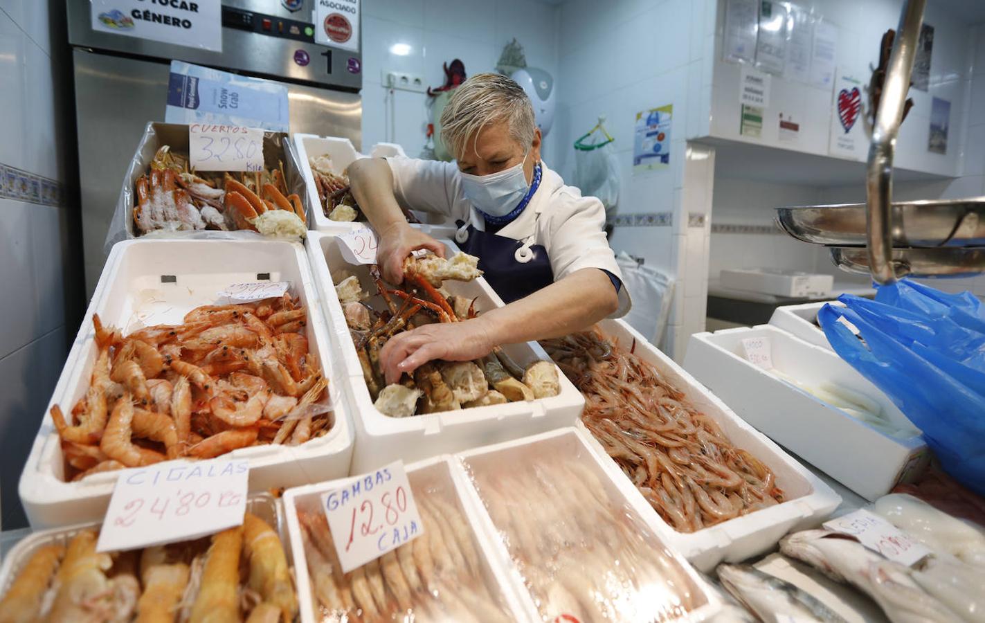 En imágenes, las compras de Navidad en los mercados de Córdoba