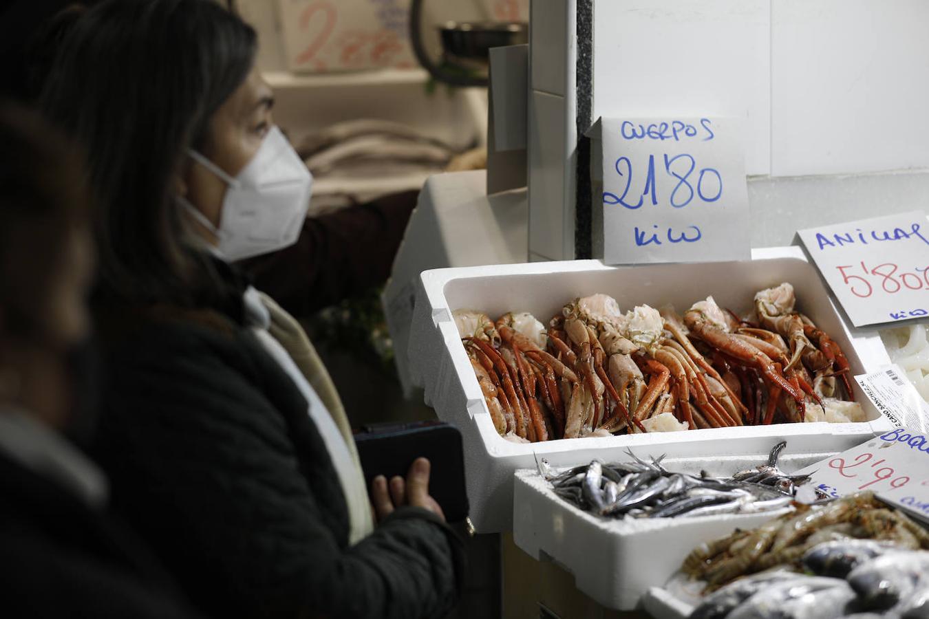 En imágenes, las compras de Navidad en los mercados de Córdoba