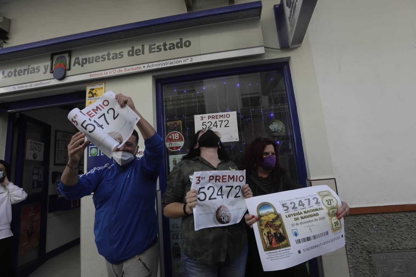 Fotos: La alegría de Barbate por el Tercer Premio de la Lotería de Navidad