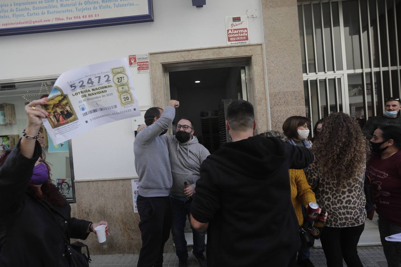 Fotos: La alegría de Barbate por el Tercer Premio de la Lotería de Navidad