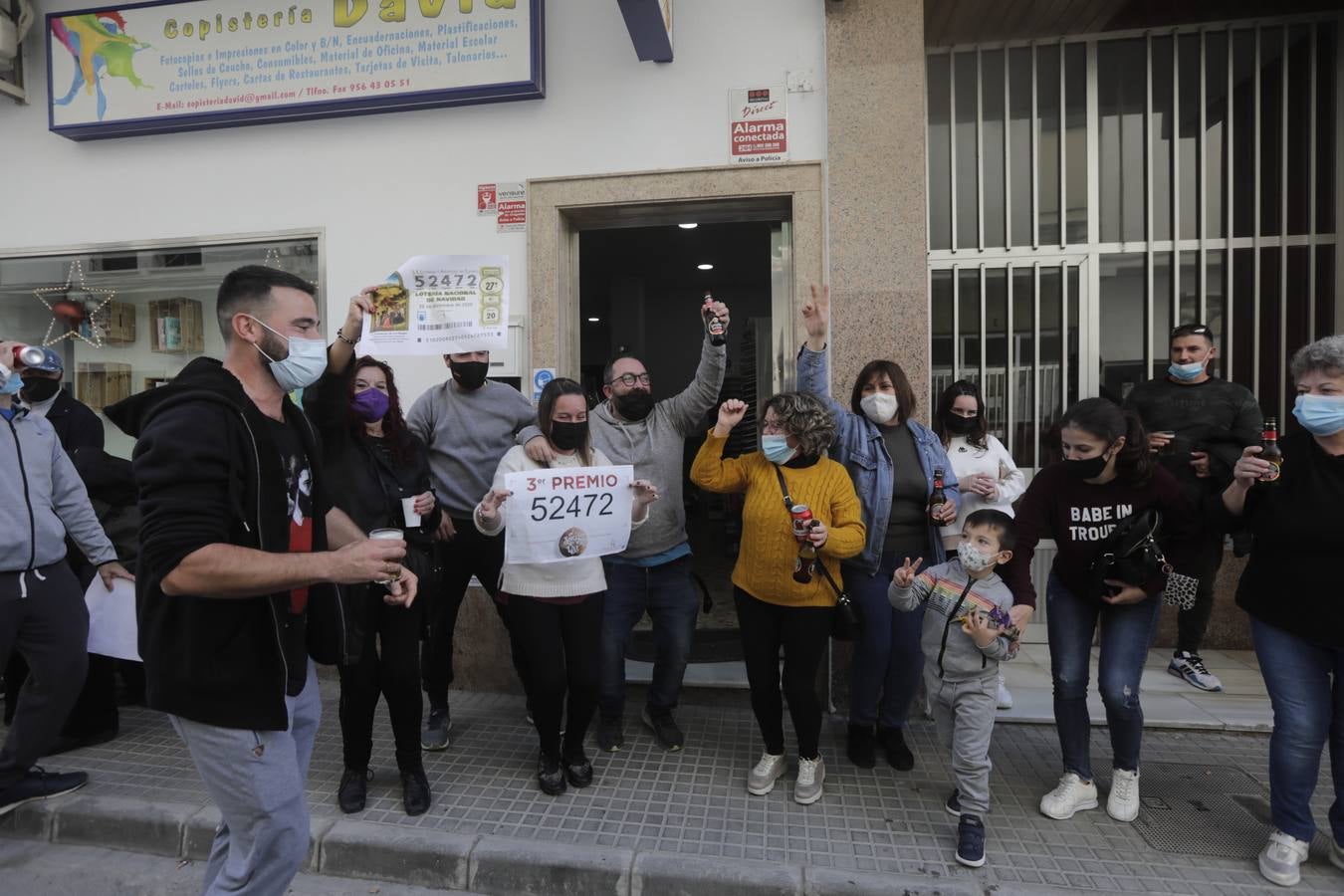 Fotos: La alegría de Barbate por el Tercer Premio de la Lotería de Navidad