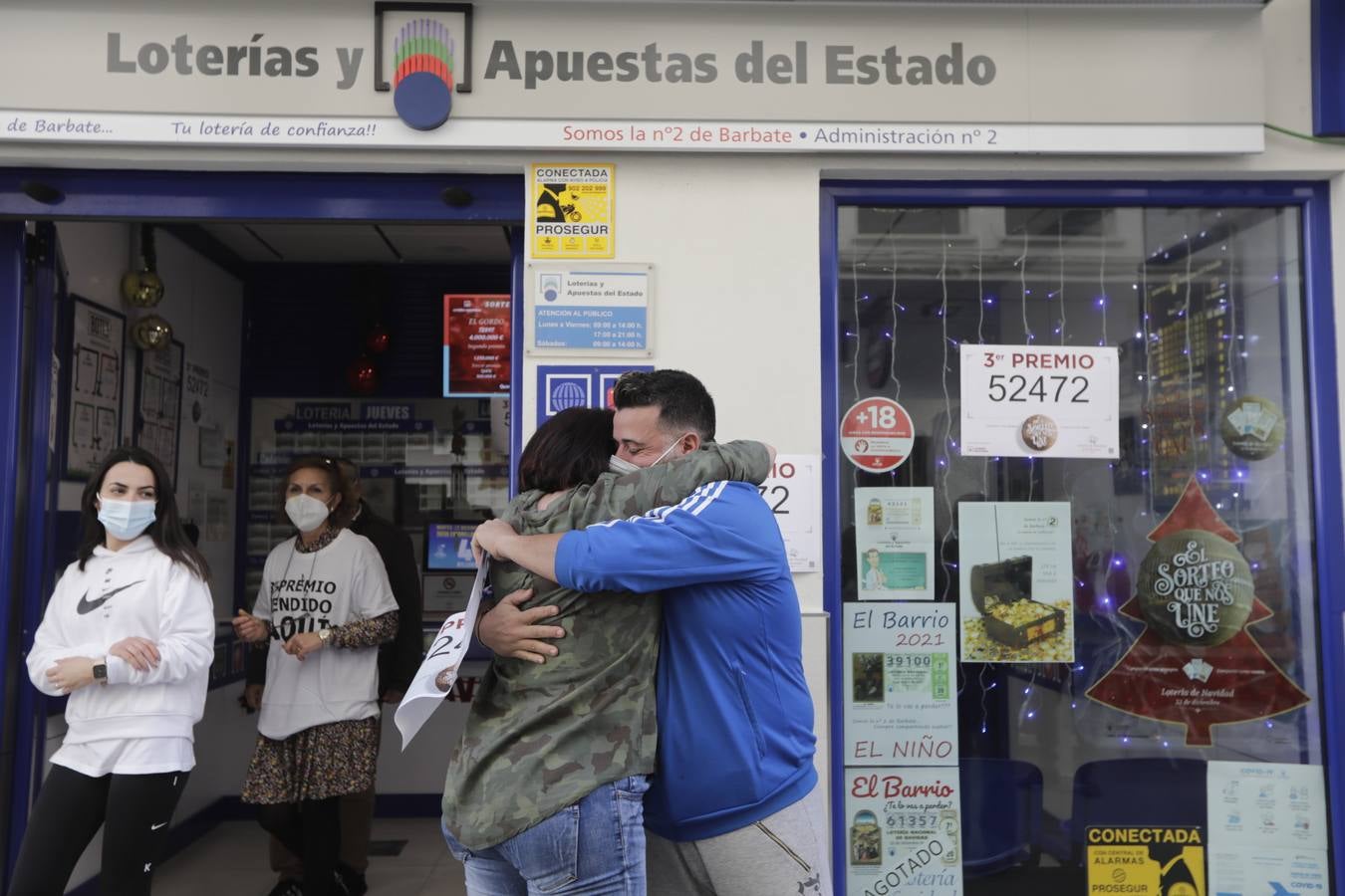 Fotos: La alegría de Barbate por el Tercer Premio de la Lotería de Navidad