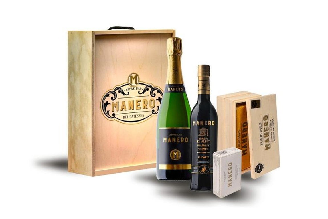 Una cesta gourmet. Bar Manero (Alicante) suma nuevas referencias con una colección de champanes y jereces seleccionados personalmente por su propietario, Carlos Bosch. Además, la marca de productos gourmet sigue comercializando sus tradicionales turrones y un sinfín de productos ibéricos, aceites, conservas... y todo lo necesario para componer ideales cestas gastronómicas adaptadas a distintos gustos y necesidades. Precio: desde 49 €
