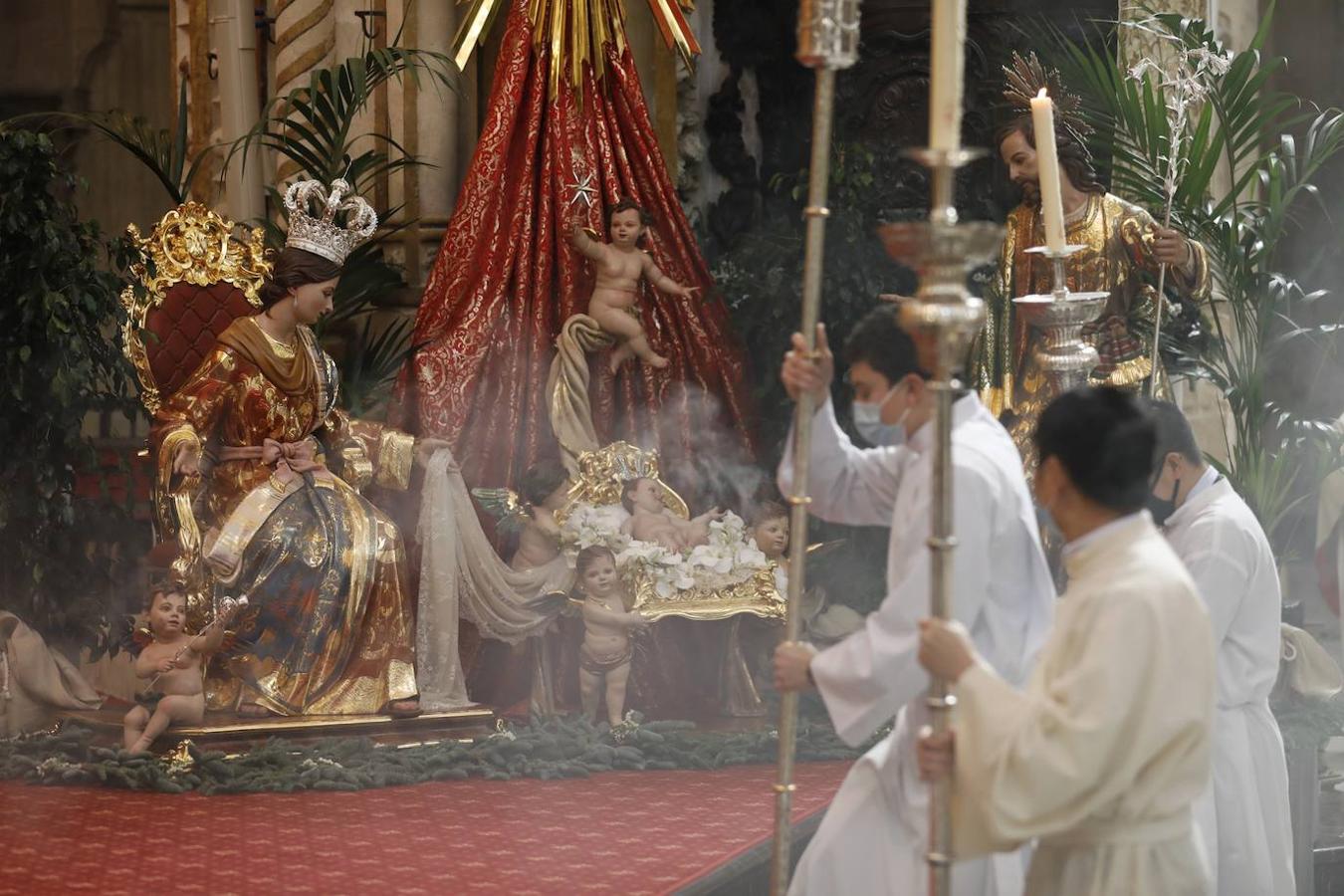 La Misa de Navidad en la Santa Catedral de Córdoba, en imágenes