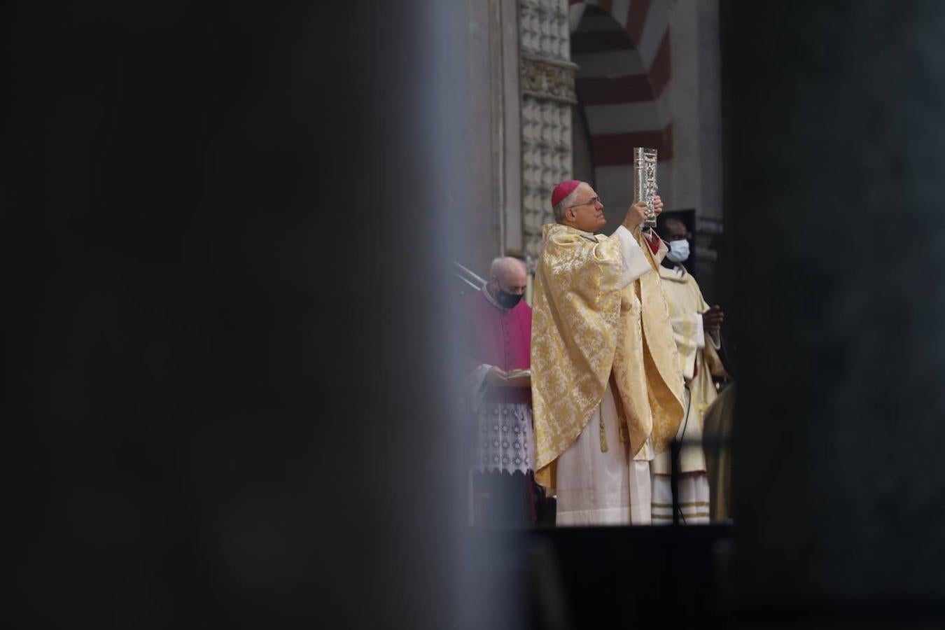 La Misa de Navidad en la Santa Catedral de Córdoba, en imágenes