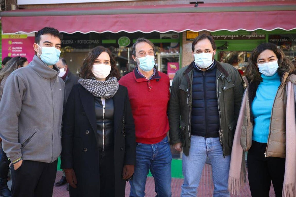 Isabel Díaz Ayuso y el presidente regional del PP, Paco Núñez, de visita por Toledo