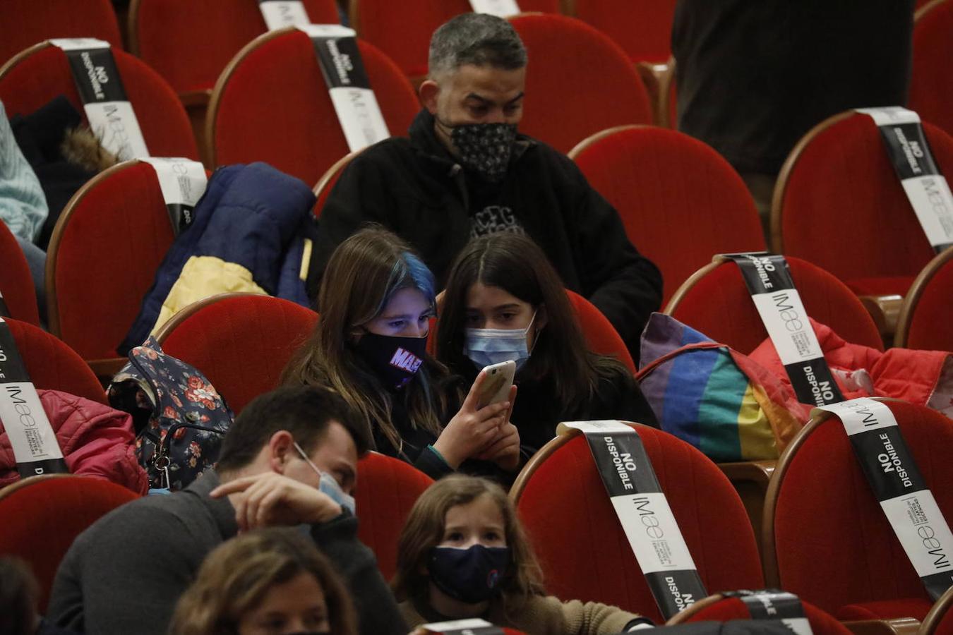 El espectáculo de circo del Gran Teatro de Córdoba, en imágenes