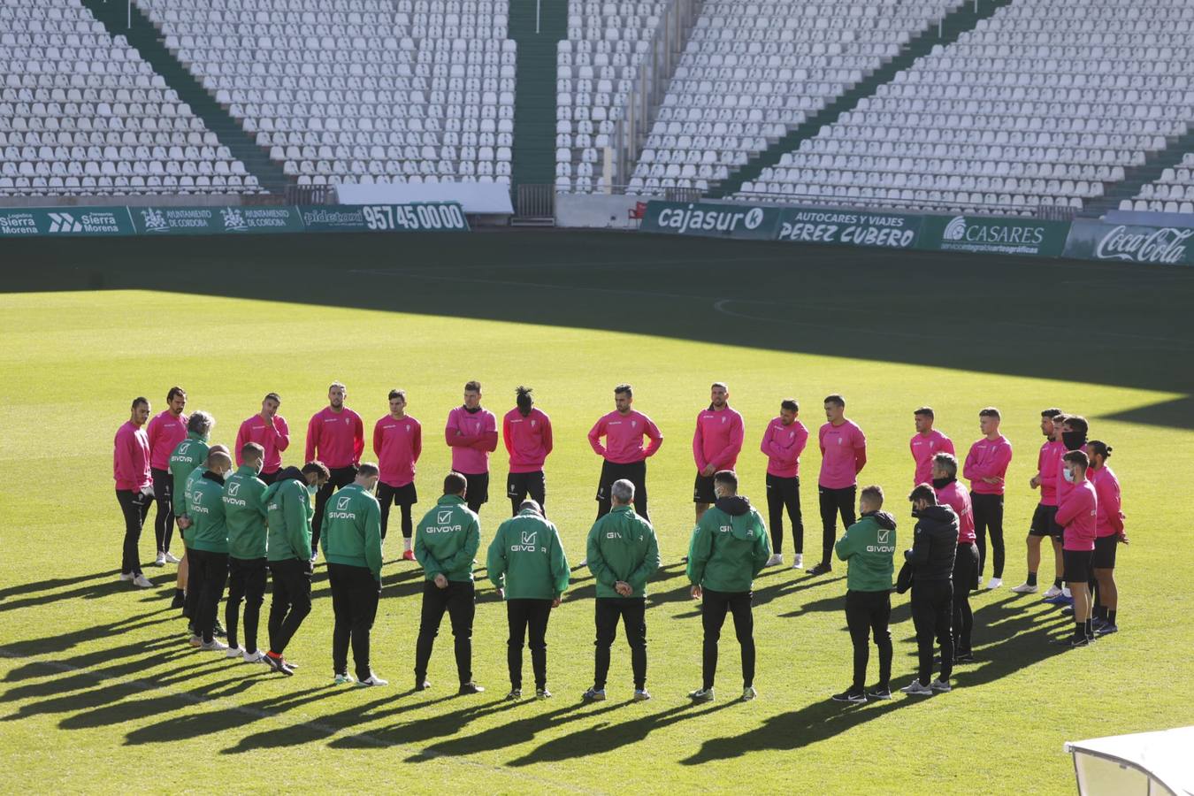 El regreso del Córdoba CF tras el parón navideño, en imágenes