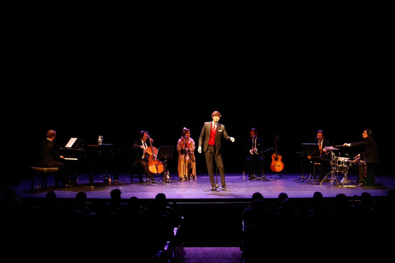 La actuación de Manuel Lombo en el Gran Teatro de Córdoba, en imágenes