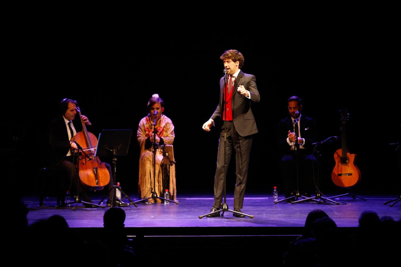 La actuación de Manuel Lombo en el Gran Teatro de Córdoba, en imágenes