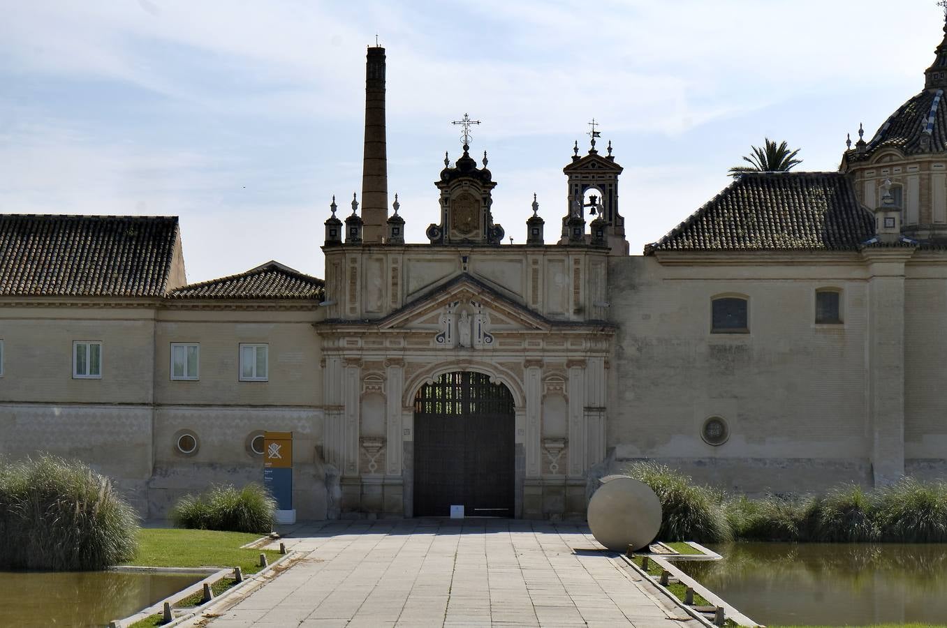 Monumentos de la ciudad completamente vacíos durante el estado de alarma