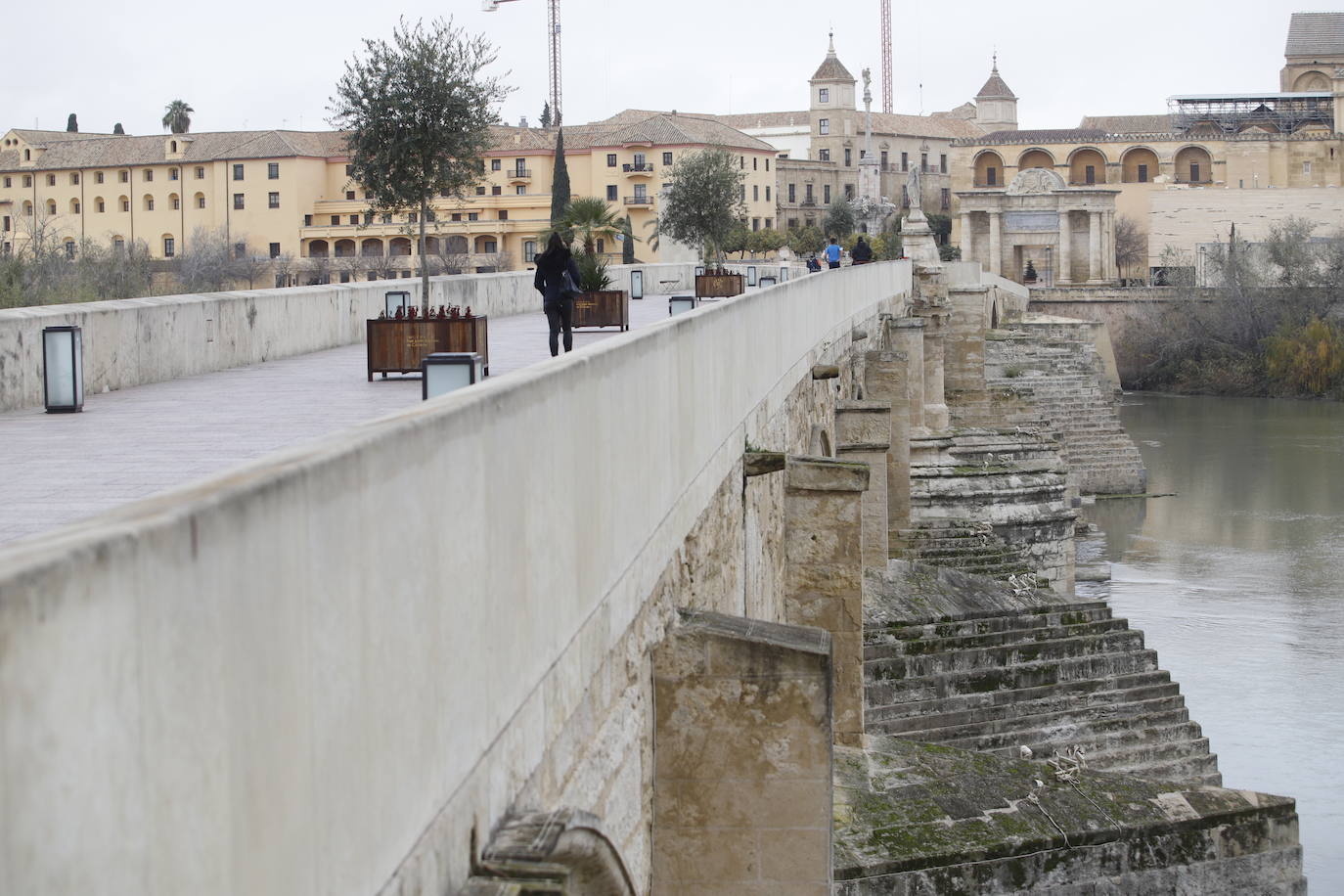 La situación del Puente Romano de Córdoba, en imágenes