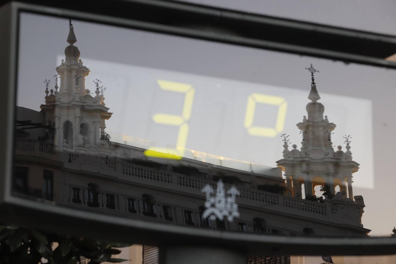 El frío invernal en las calles de Córdoba, en imágenes