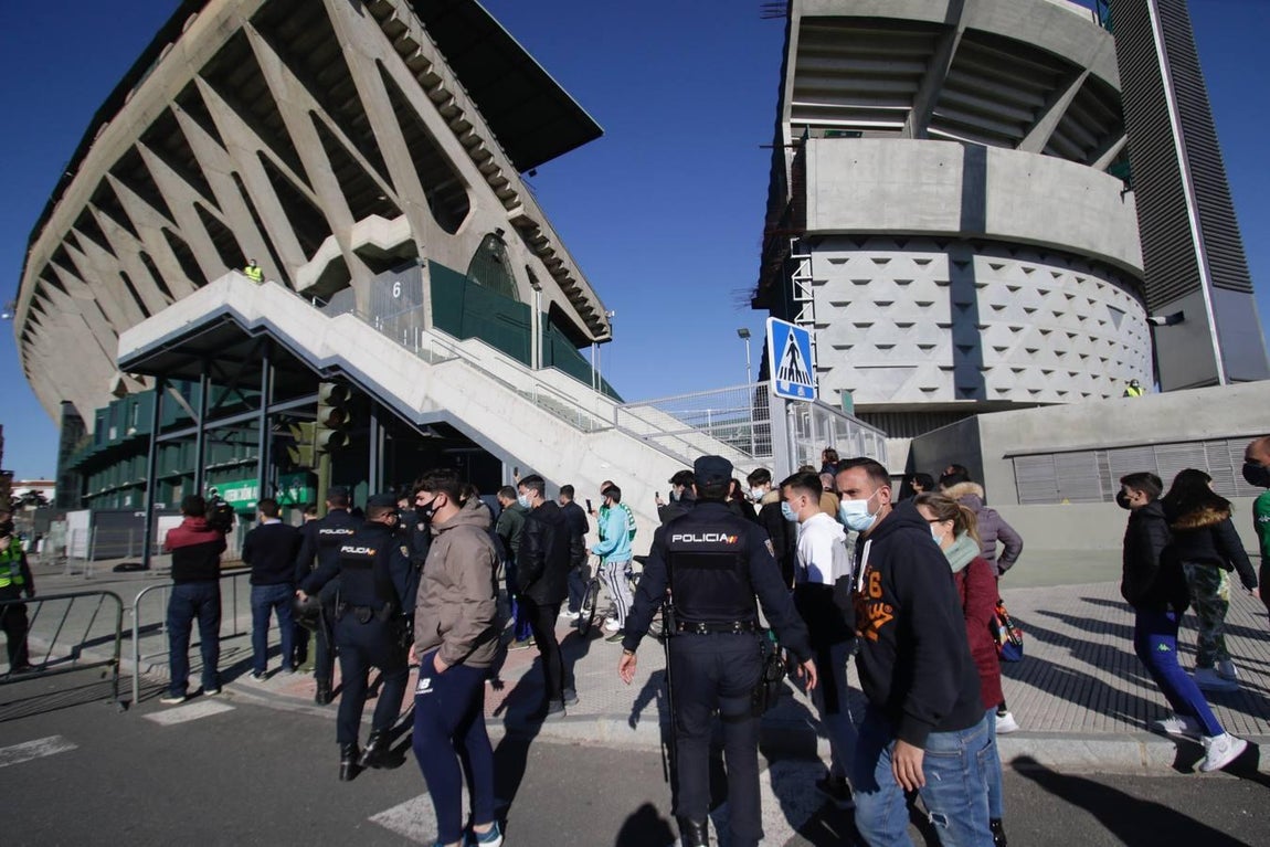 Ambiente de un derbi marcado por el coronavirus