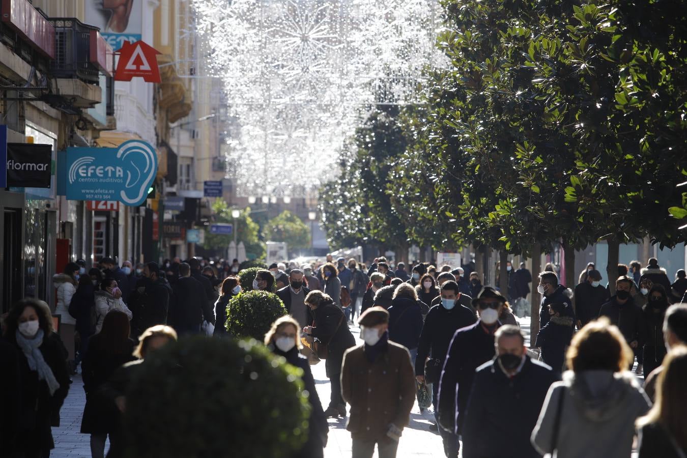 El ambiente de compras en el Centro y Santa Rosa, en imágenes