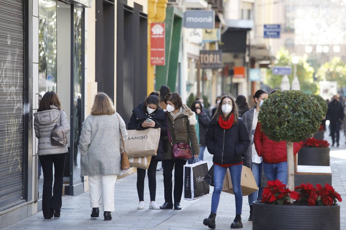 El ambiente de compras en el Centro y Santa Rosa, en imágenes