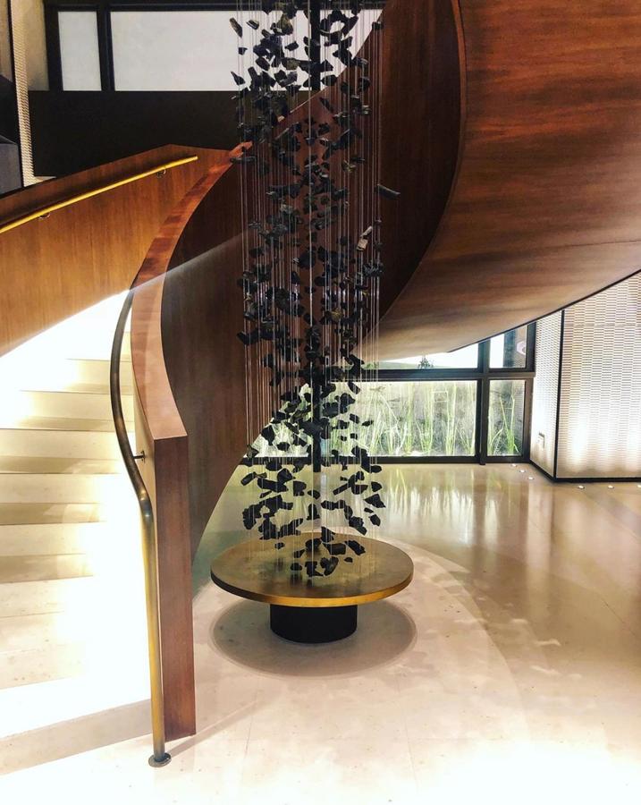 El hotel que Robert de Niro ha venido en Barcelona. De Niro junto con otros dos socios se asoció con Selenta Group para reformar lo que era el Gran Hotel Torre Catalunya para transformarlo en el Nobu Barcelona, cadena hotelera que posee otros establecimientos a lo largo de todo el globo.