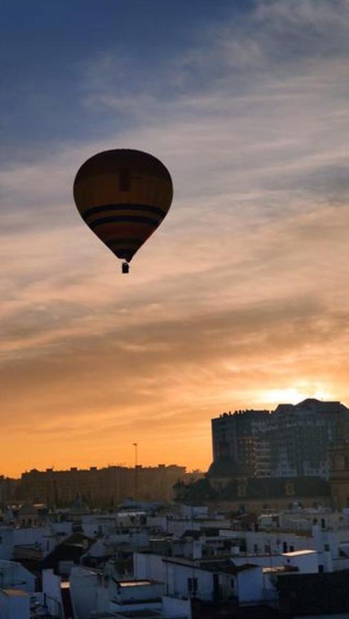 #ReyesMagosABC: Así han vivido los lectores de ABC la llegada de los Reyes Magos a Sevilla en globo