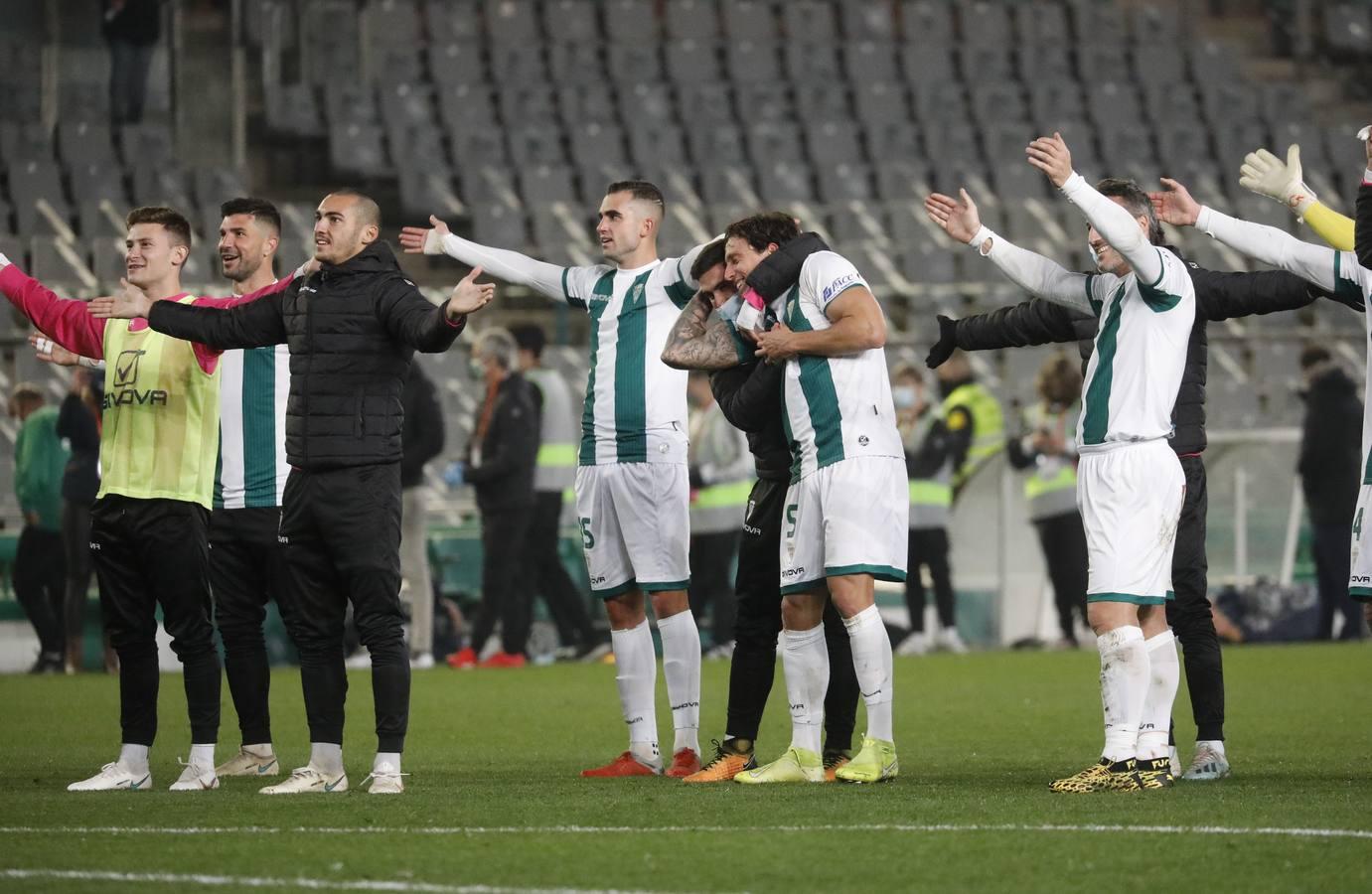 El Arcángel volvió a sentir el ruido del fútbol, vibró, cantó y celebró la proeza de la victoria del Córdoba CF