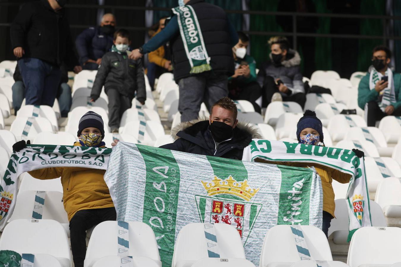 El ambientazo con 2.500 espectadores en la grada en el Córdoba CF - Getafe