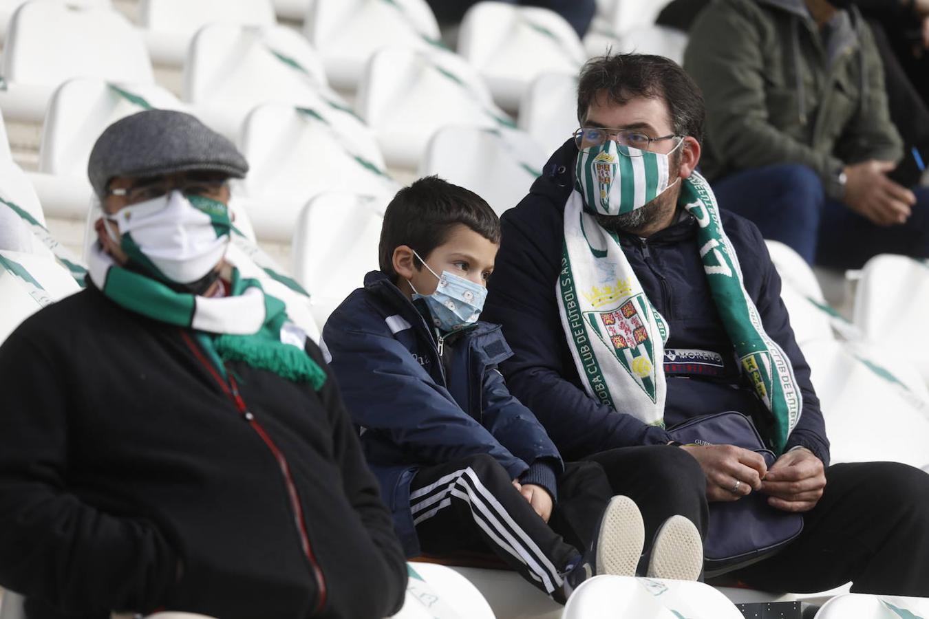 El ambientazo con 2.500 espectadores en la grada en el Córdoba CF - Getafe