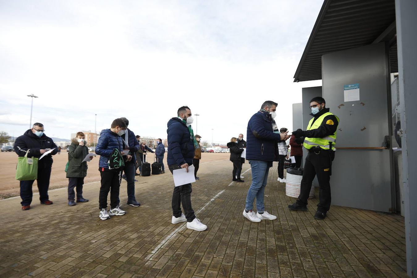 El ambientazo con 2.500 espectadores en la grada en el Córdoba CF - Getafe