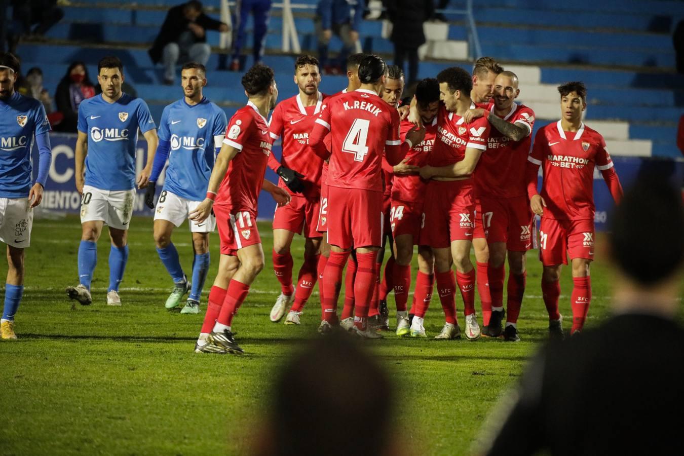 Las mejores imágenes del encuentro entre el Linares y el Sevilla F.C.