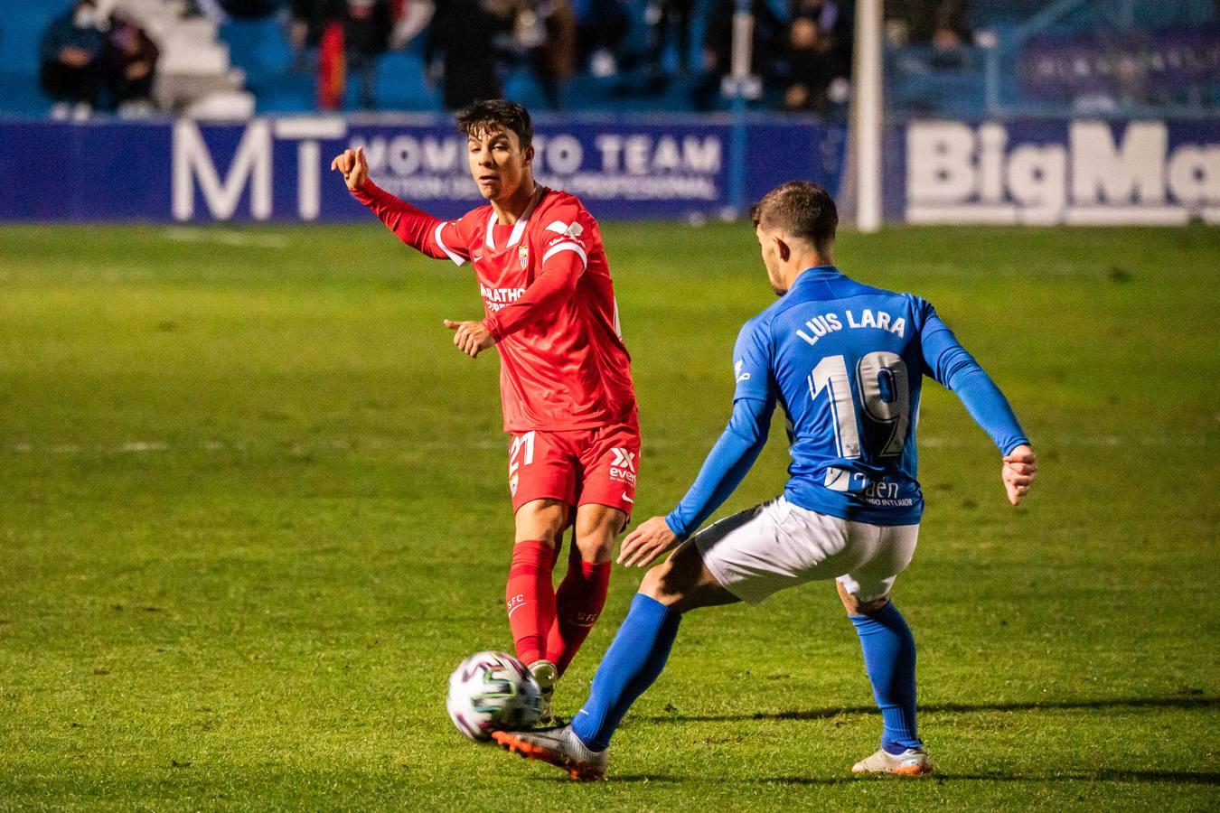 Las mejores imágenes del encuentro entre el Linares y el Sevilla F.C.