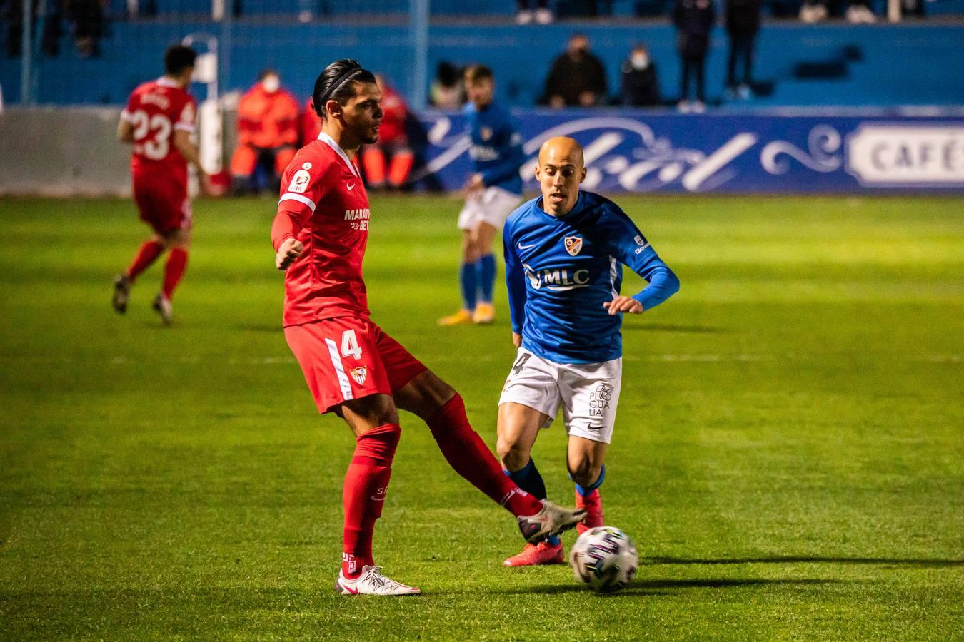 Las mejores imágenes del encuentro entre el Linares y el Sevilla F.C.