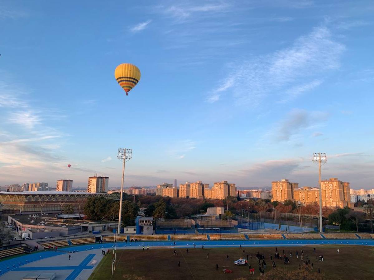 En imágenes, el paseo en globo por Sevilla de los Reyes Magos