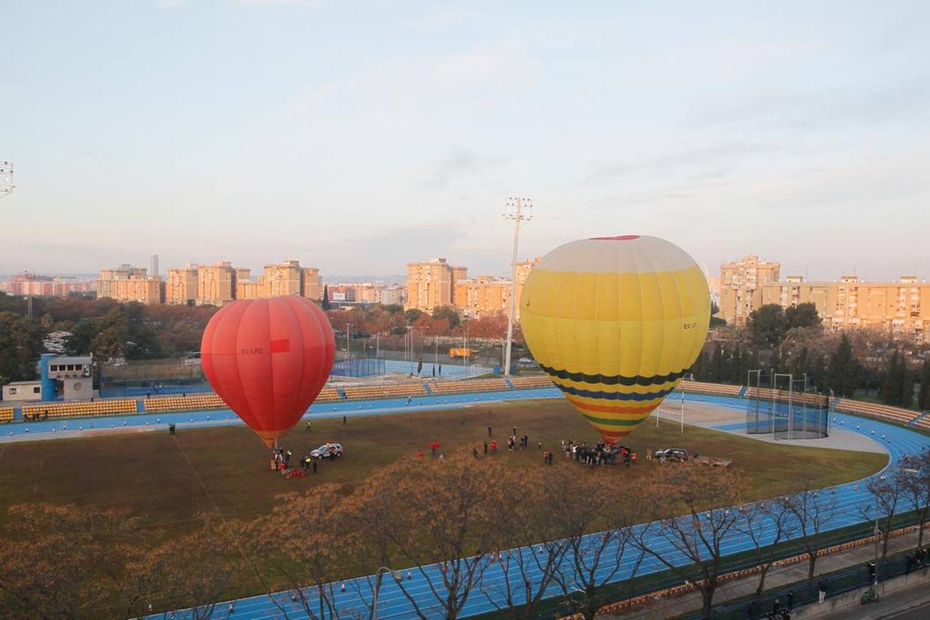 En imágenes, el paseo en globo por Sevilla de los Reyes Magos