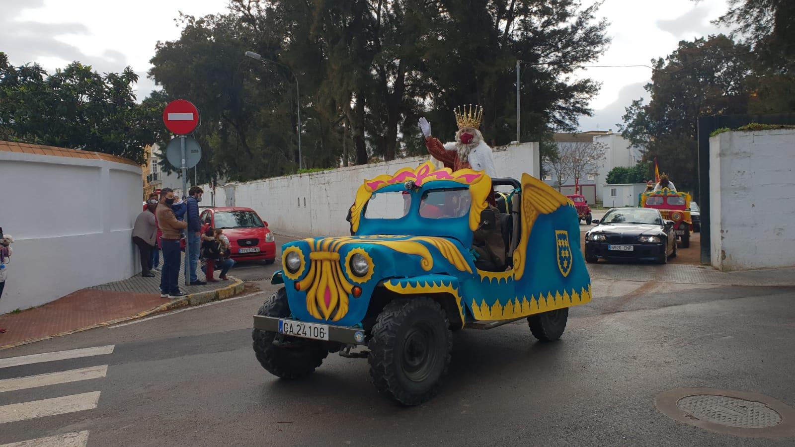 Los Reyes Magos recorren las calles de Chiclana