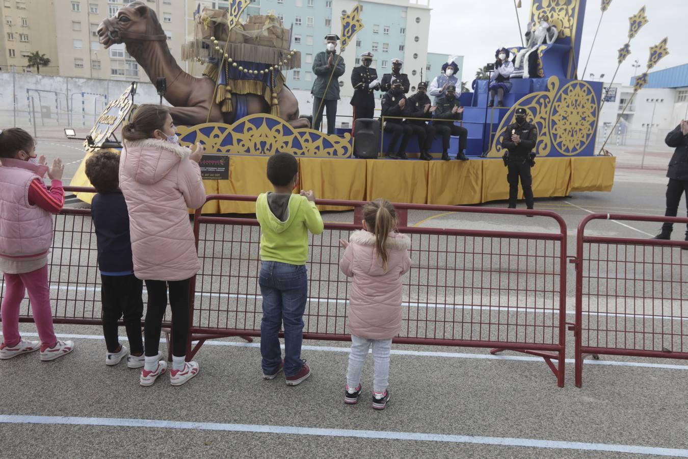 Reyes Magos de Cádiz: largas colas para ver a sus majestades