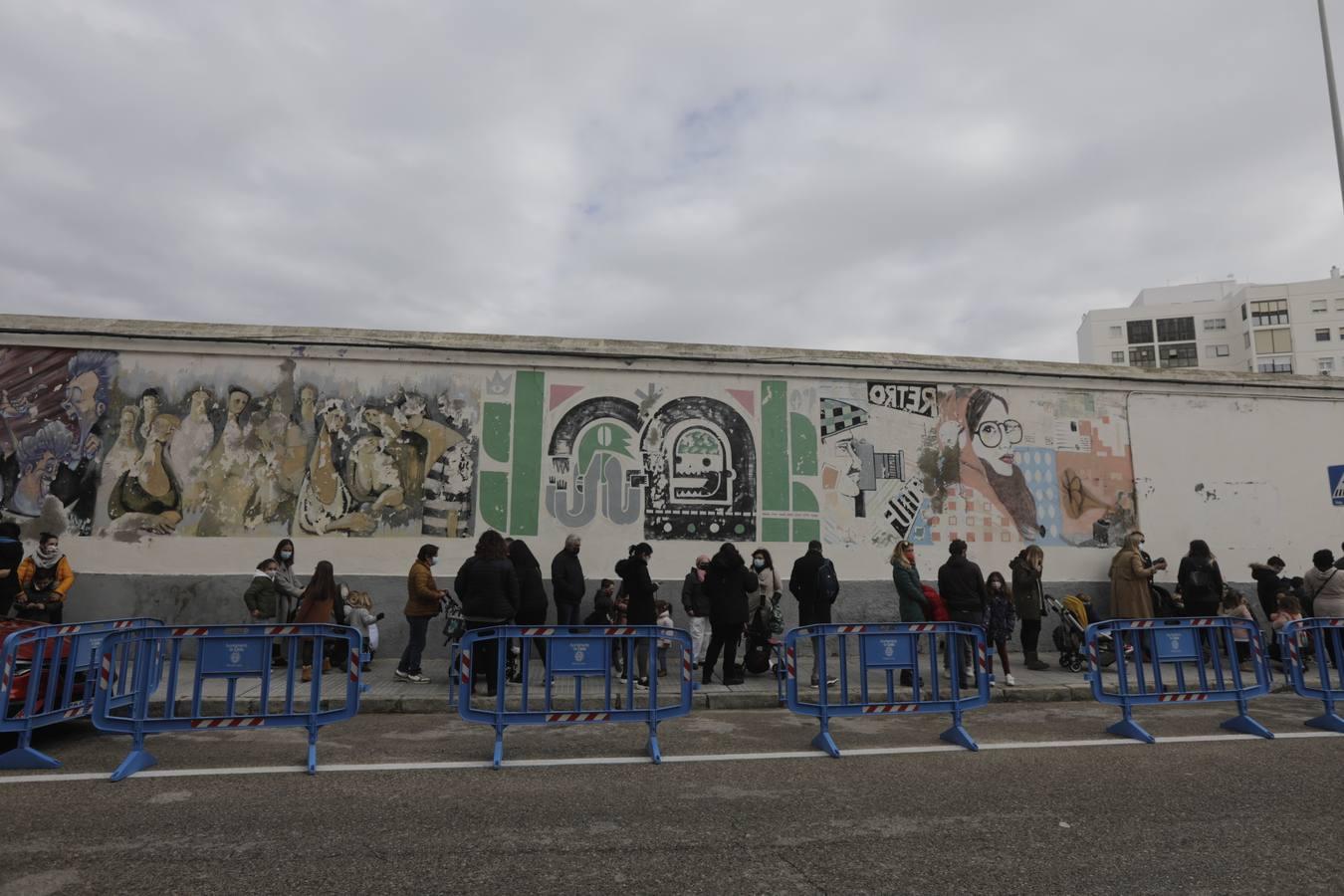 Reyes Magos de Cádiz: largas colas para ver a sus majestades