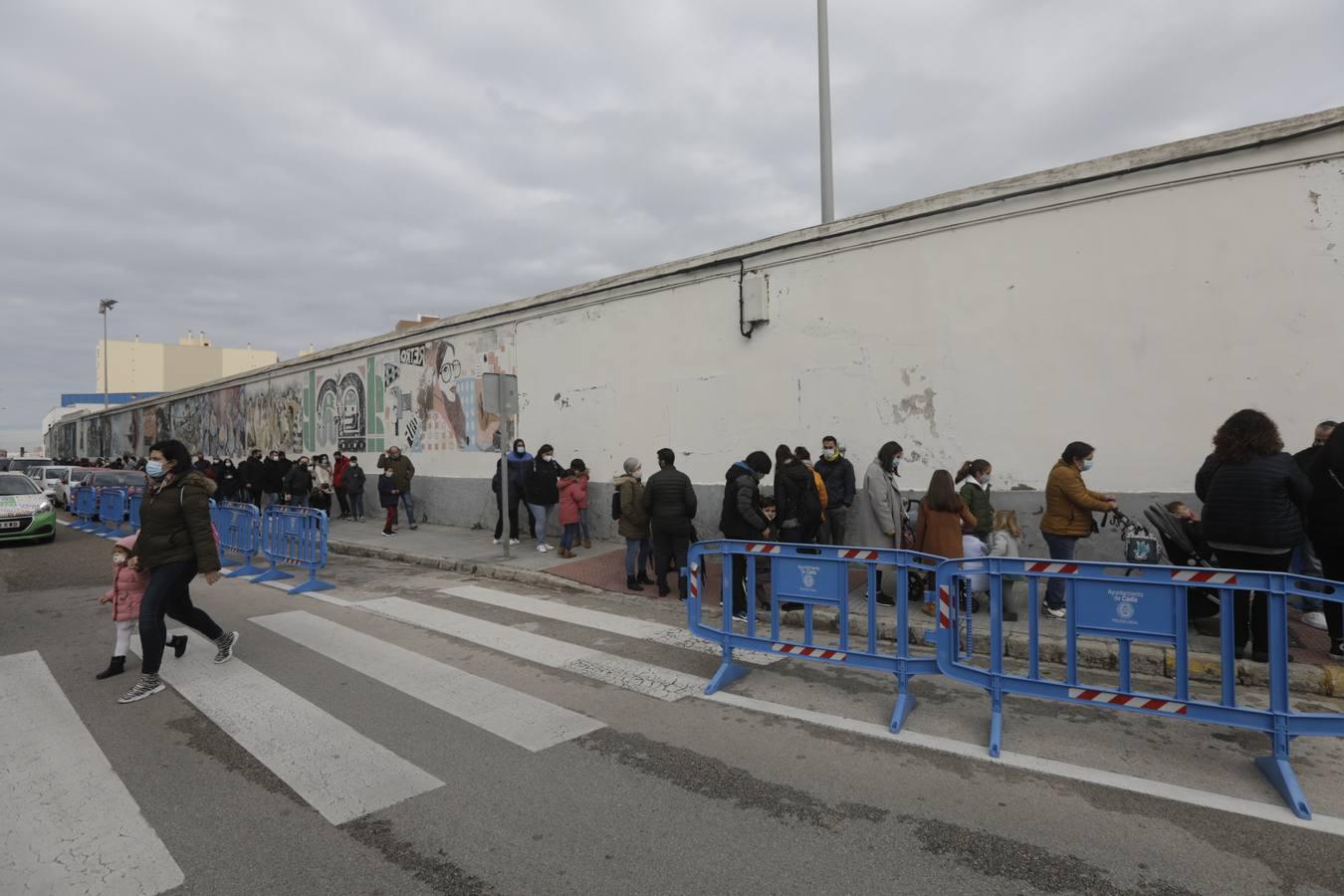 Reyes Magos de Cádiz: largas colas para ver a sus majestades